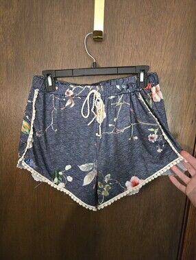 Women’s Floral Drawstring Athletic Shorts in Navy with Lace Trim Large